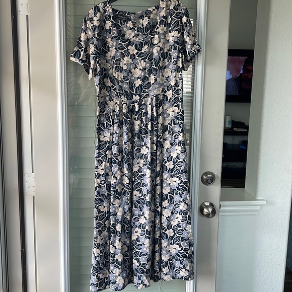 Dress - Picture 1 of 1